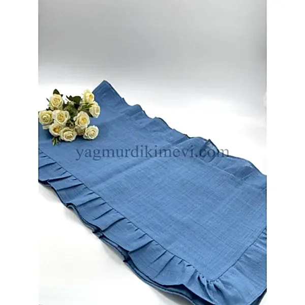 Naturel fırfırlı keten kumaş masa örtüsü zarif tasarımı ile