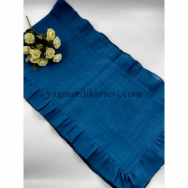 Naturel fırfırlı keten kumaş masa örtüsü zarif tasarımı ile