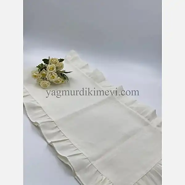 Naturel fırfırlı keten kumaş masa örtüsü zarif tasarımı ile