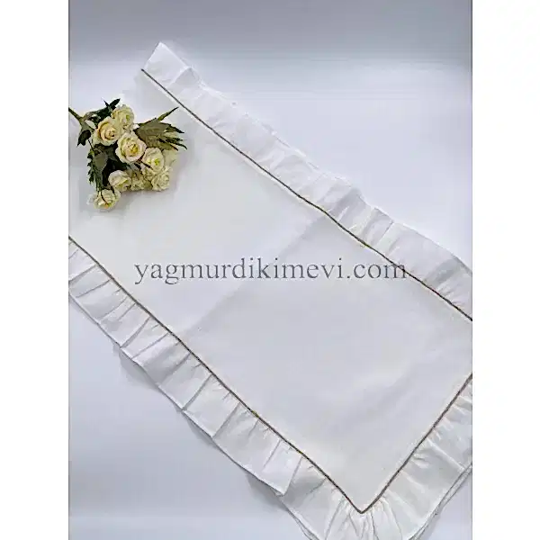 Naturel fırfırlı keten kumaş masa örtüsü zarif tasarımı ile