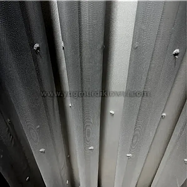  Nokta desenli güpürlü tül perde – sade şıklık, zarif detaylı modern tül perde