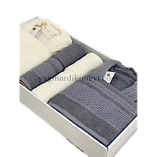  Lüks Aile Bornoz Seti – 2 Bornoz, 2 Büyük Havlu, 2 Baş Havlu, 2 Özel Banyo Sabunu