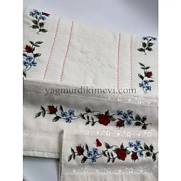  Kanaviçe işlemeli seccade takımı ve havlular