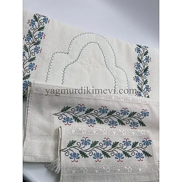  Kanaviçe işlemeli seccade takımı ve havlular