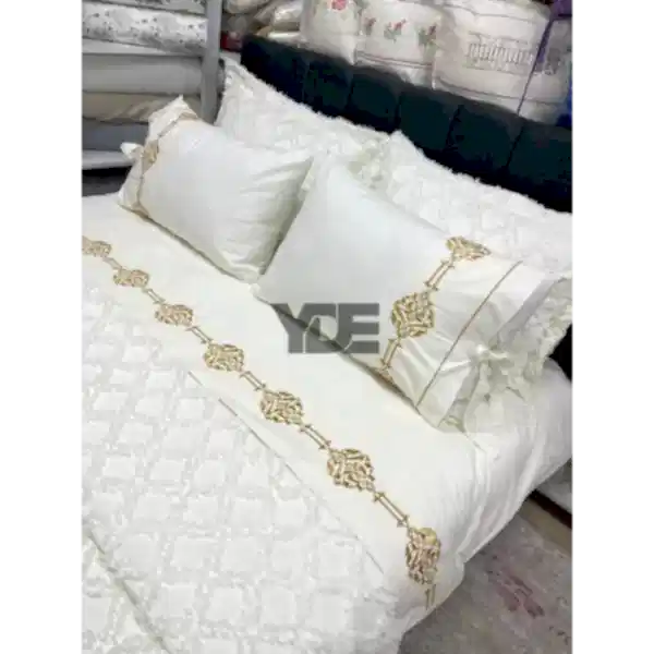 7 Parça Çeyizlik Nakışlı Nevresim Takımı ve Püsküllü Pike Örtüsü