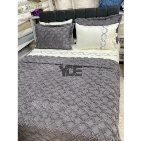 7 Parça Çeyizlik Nakışlı Nevresim Takımı ve Püsküllü Pike Örtüsü