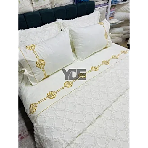 7 Parça Çeyizlik Nakışlı Nevresim Takımı ve Püsküllü Pike Örtüsü Seti